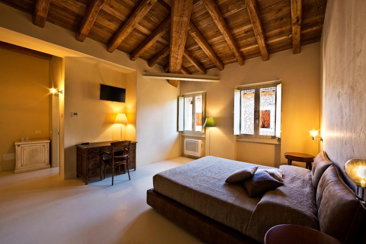 Agriturismo Pratello Padenghe sul Garda Bagian luar foto